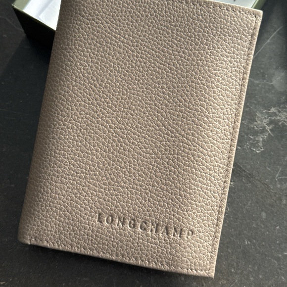 POST CHRISTMAS PRICE SLASH !!! Beautiful Longchamps threefold Beige Wallet!!! - Picture 12 of 12